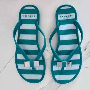 COACH children's turquoise jelly flips made by coach size 4